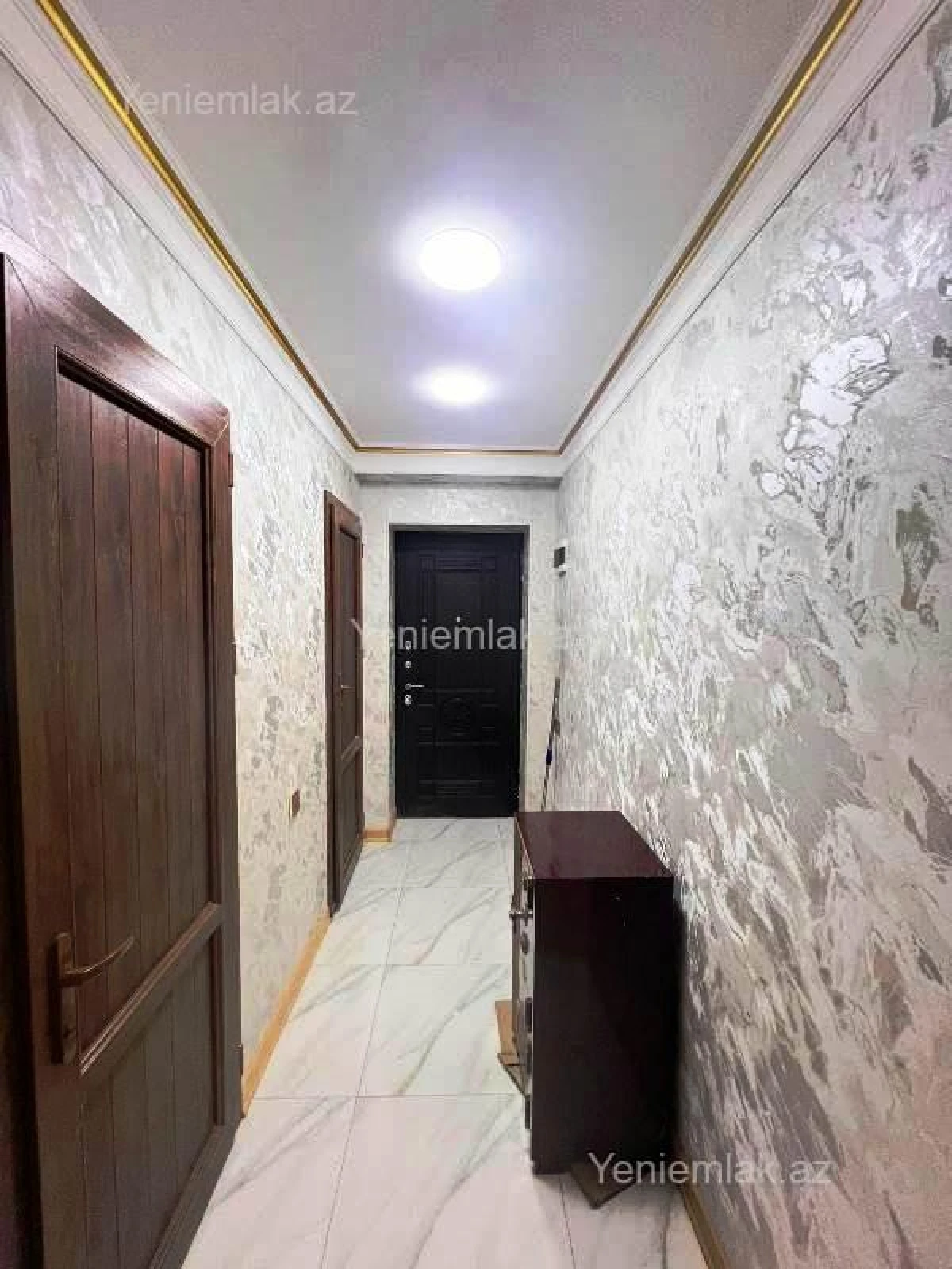 Satılır 2 otaqlı köhnə tikili 61 m²