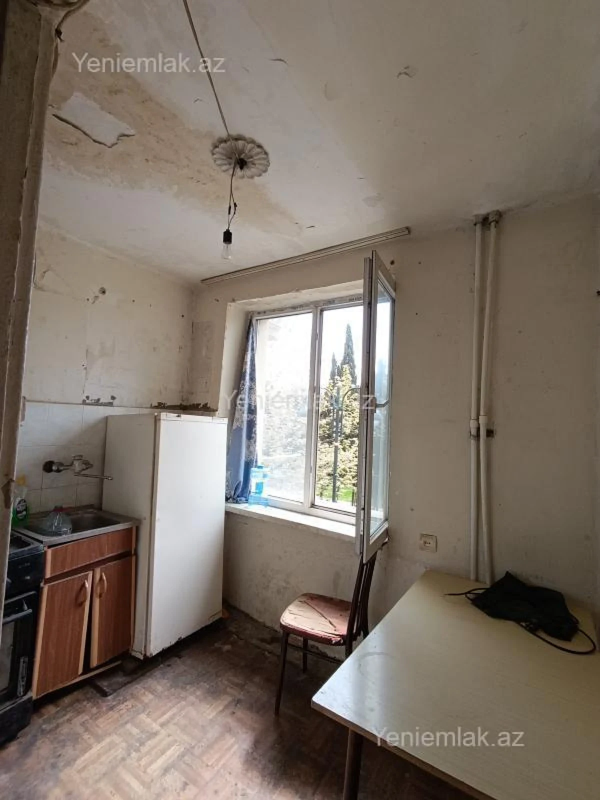 Satılır 2 otaqlı köhnə tikili 61 m²