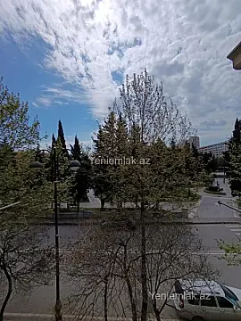 Satılır 2 otaqlı köhnə tikili 61 m²