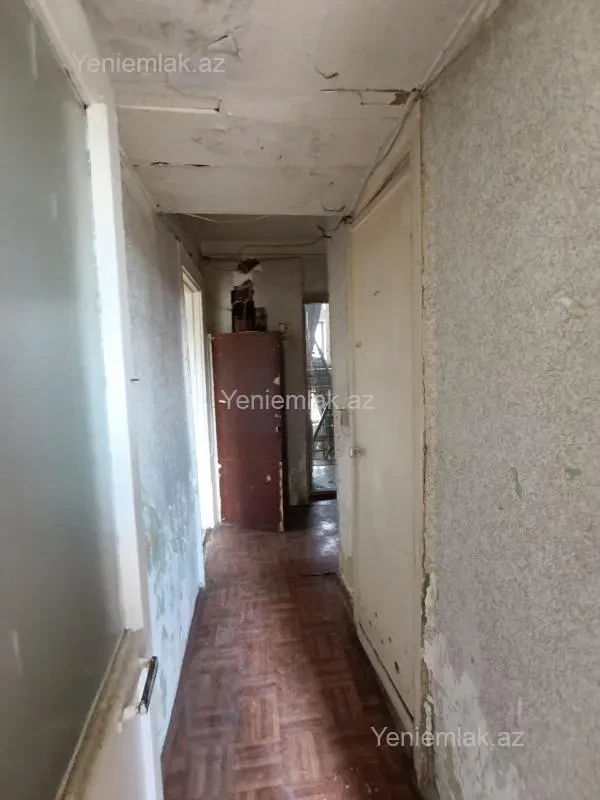 Satılır 2 otaqlı köhnə tikili 61 m²