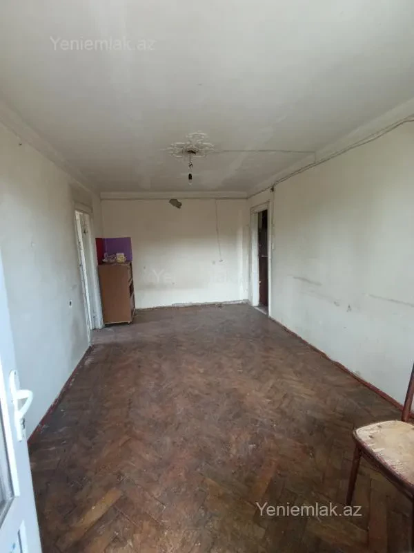 Satılır 2 otaqlı köhnə tikili 61 m²
