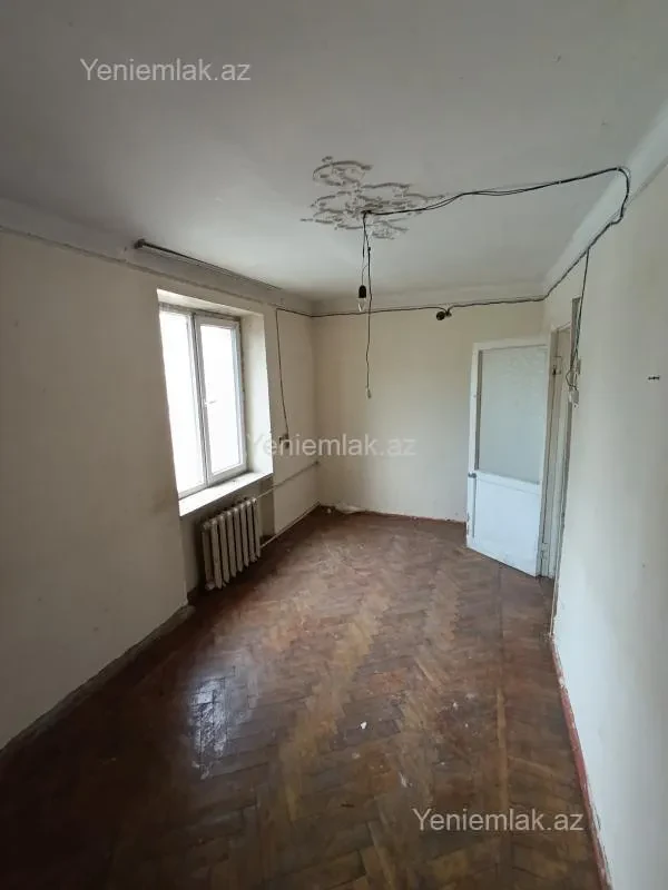 Satılır 2 otaqlı köhnə tikili 61 m²