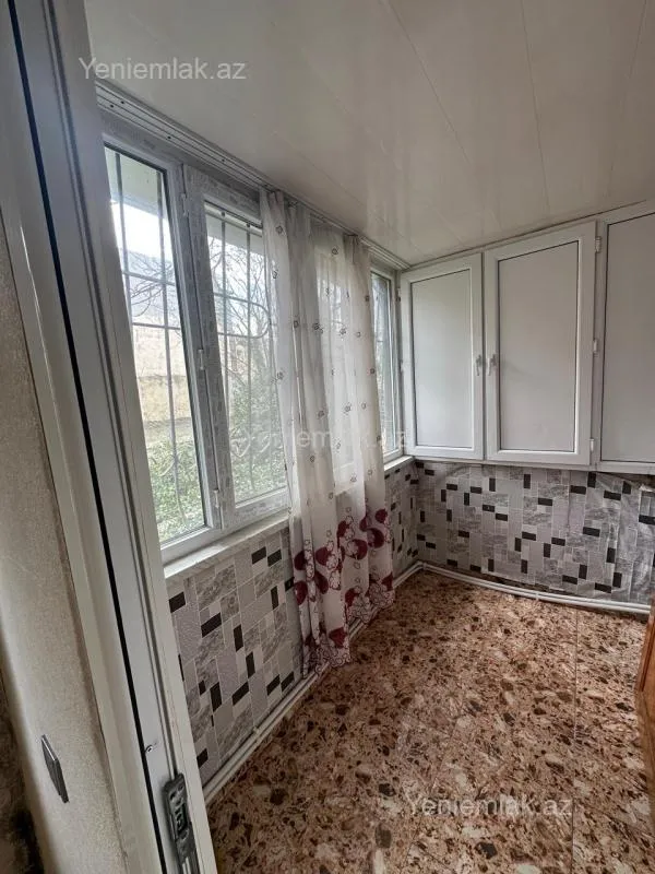 Satılır 2 otaqlı köhnə tikili 60 m²