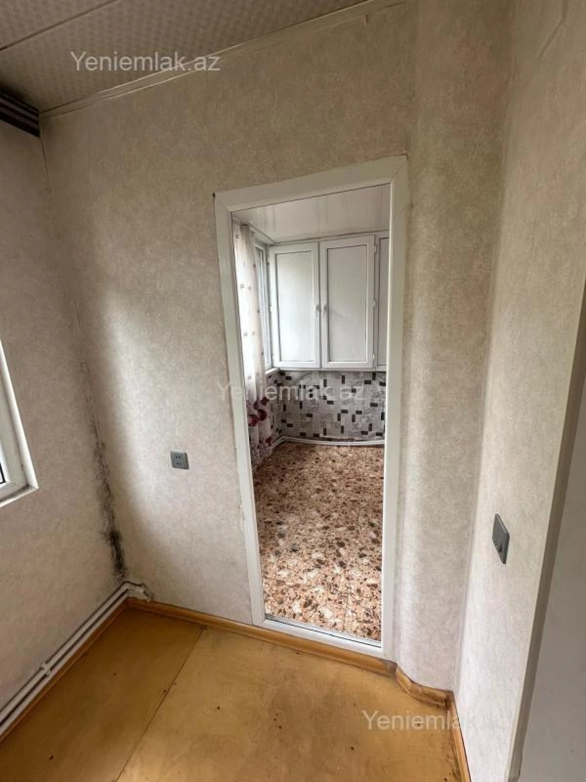 Satılır 2 otaqlı köhnə tikili 60 m²