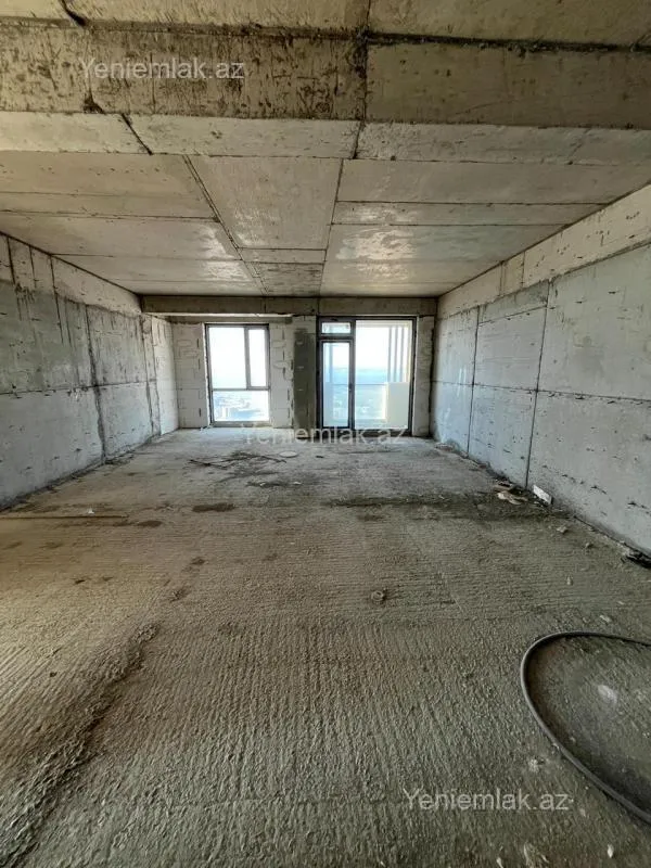 Satılır 3 otaqlı yeni tikili 90 m²