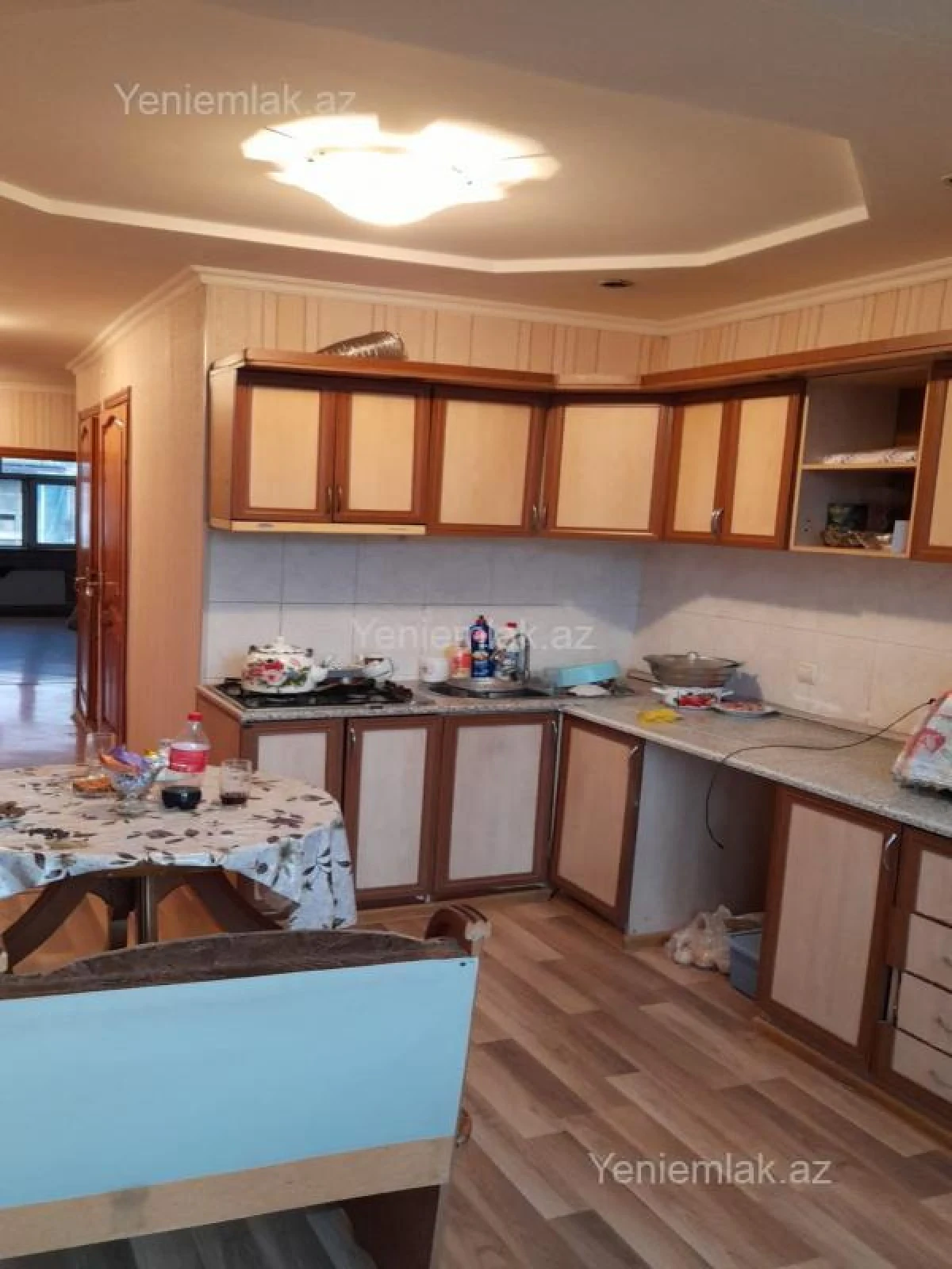 Satılır 4 otaqlı köhnə tikili 100 m²