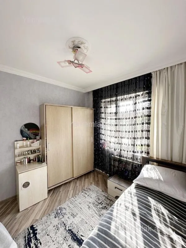 Satılır 3 otaqlı köhnə tikili 80 m²