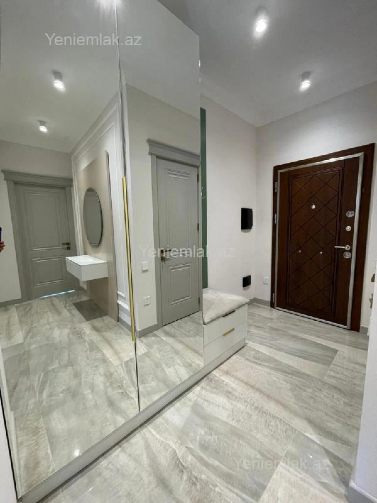 Satılır 2 otaqlı yeni tikili 80 m²