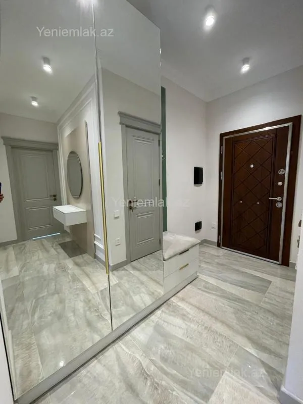 Satılır 2 otaqlı yeni tikili 80 m²