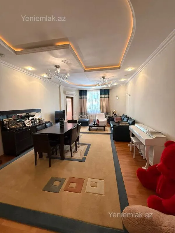 Satılır 3 otaqlı yeni tikili 150 m²