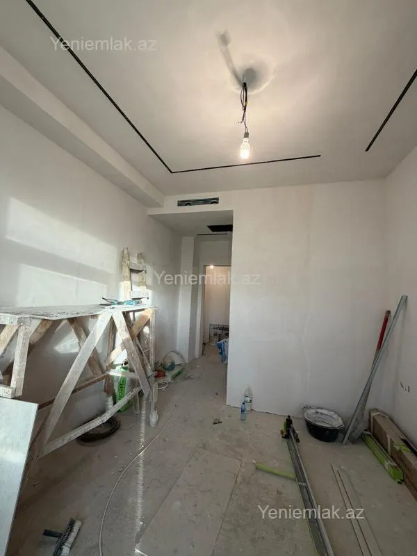 Satılır 4 otaqlı yeni tikili 200 m²