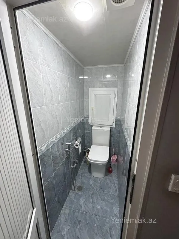 Satılır 5 otaqlı köhnə tikili 110 m²