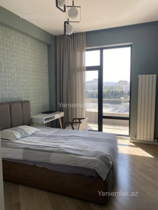 Satılır 4 otaqlı yeni tikili 145 m²