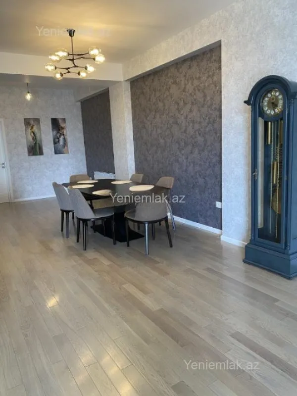 Satılır 4 otaqlı yeni tikili 145 m²