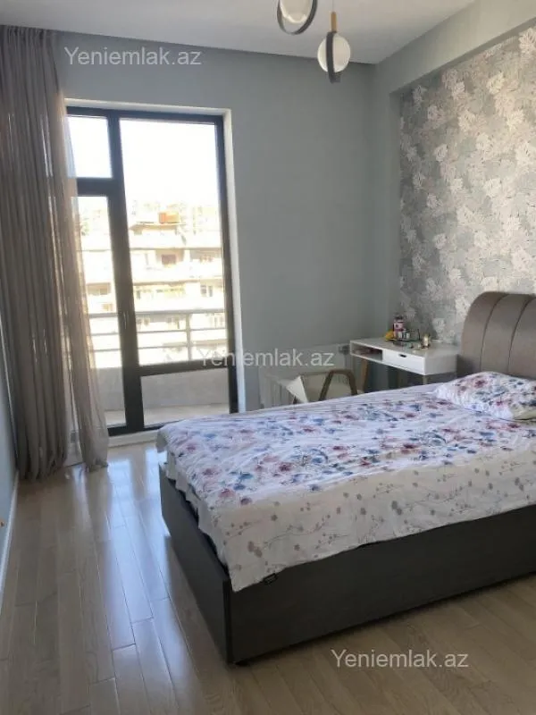 Satılır 4 otaqlı yeni tikili 145 m²