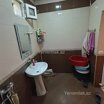 Satılır 2 otaqlı köhnə tikili 60 m²