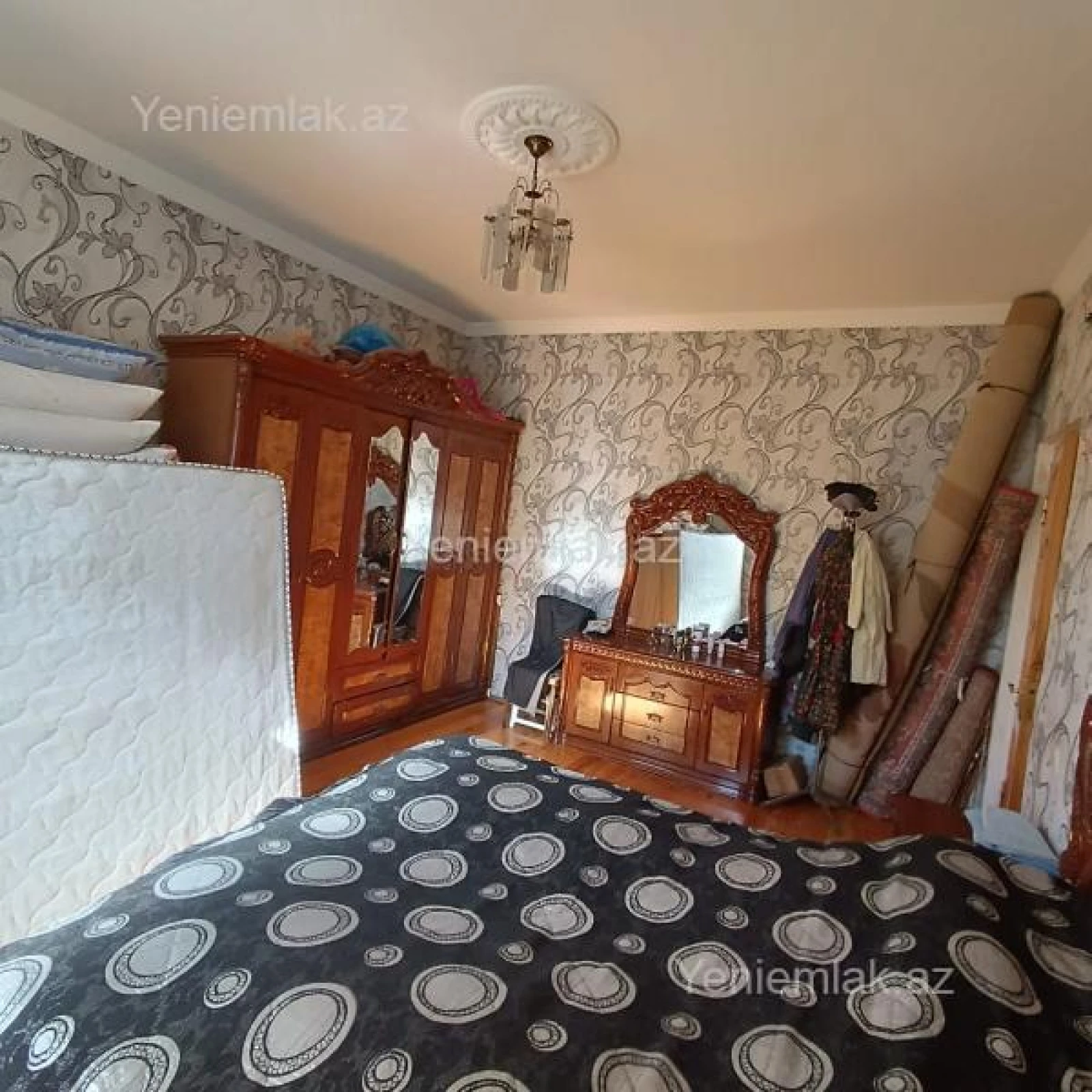 Satılır 2 otaqlı köhnə tikili 60 m²