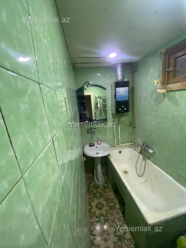 Satılır 2 otaqlı köhnə tikili 52 m²