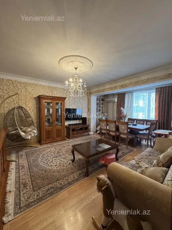 Satılır 4 otaqlı köhnə tikili 100 m²