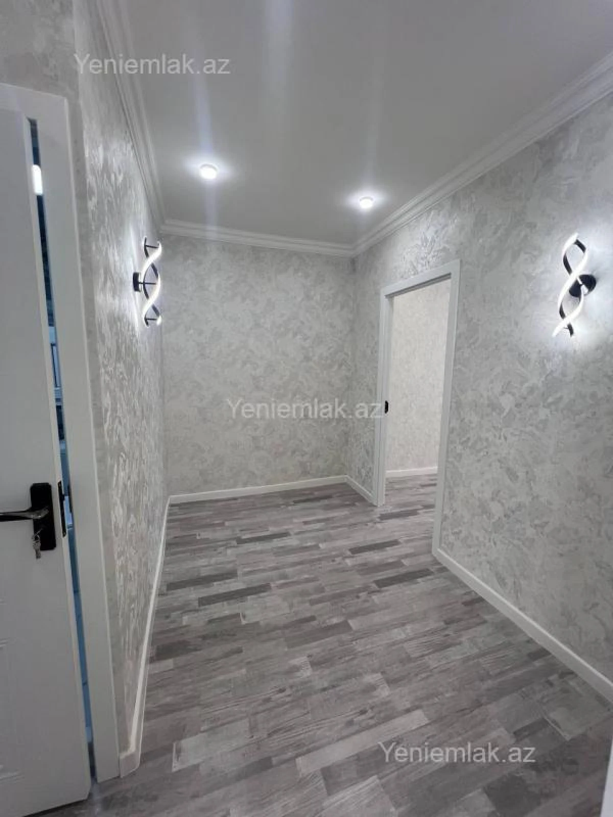 Satılır 2 otaqlı köhnə tikili 70 m²