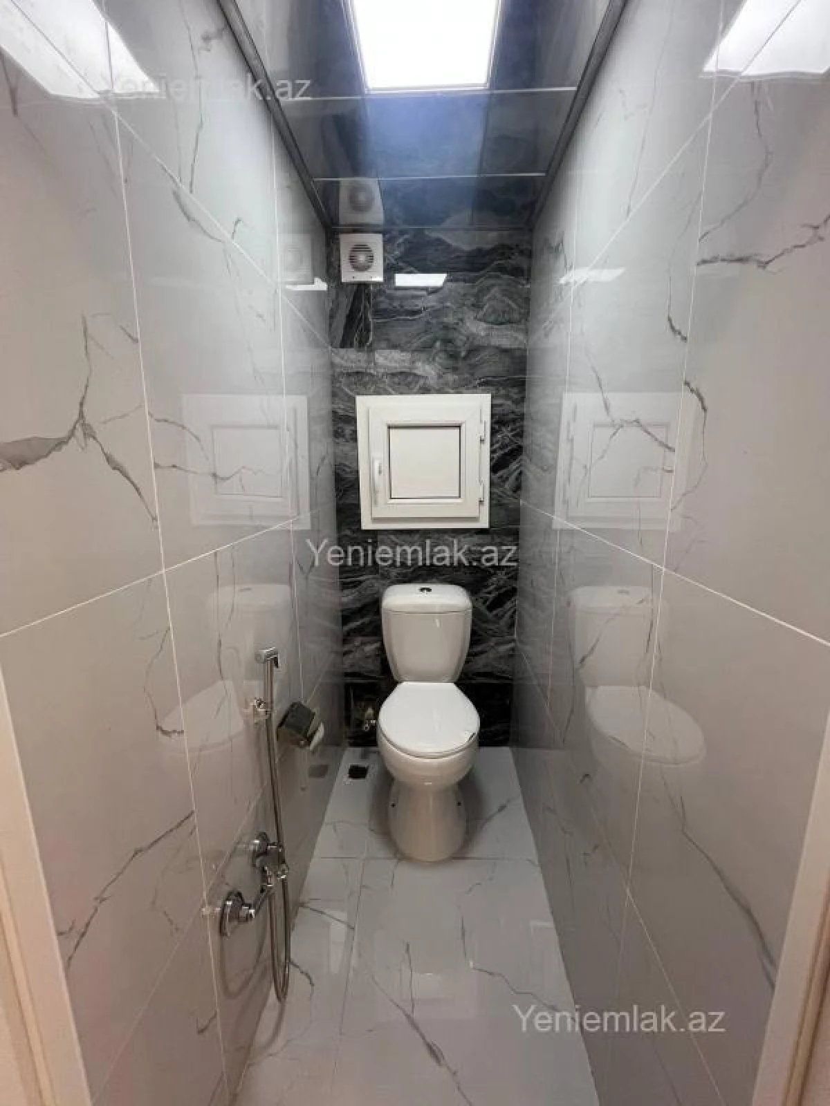 Satılır 2 otaqlı köhnə tikili 70 m²