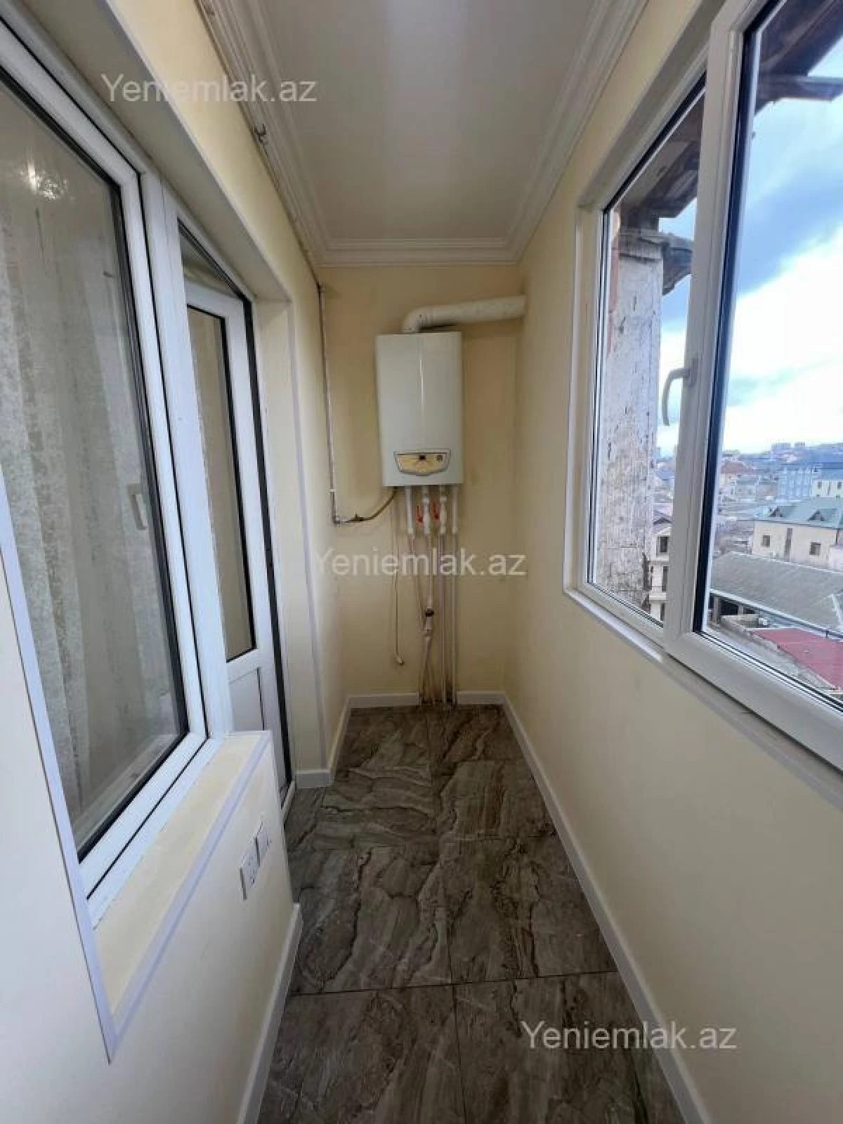 Satılır 2 otaqlı köhnə tikili 70 m²