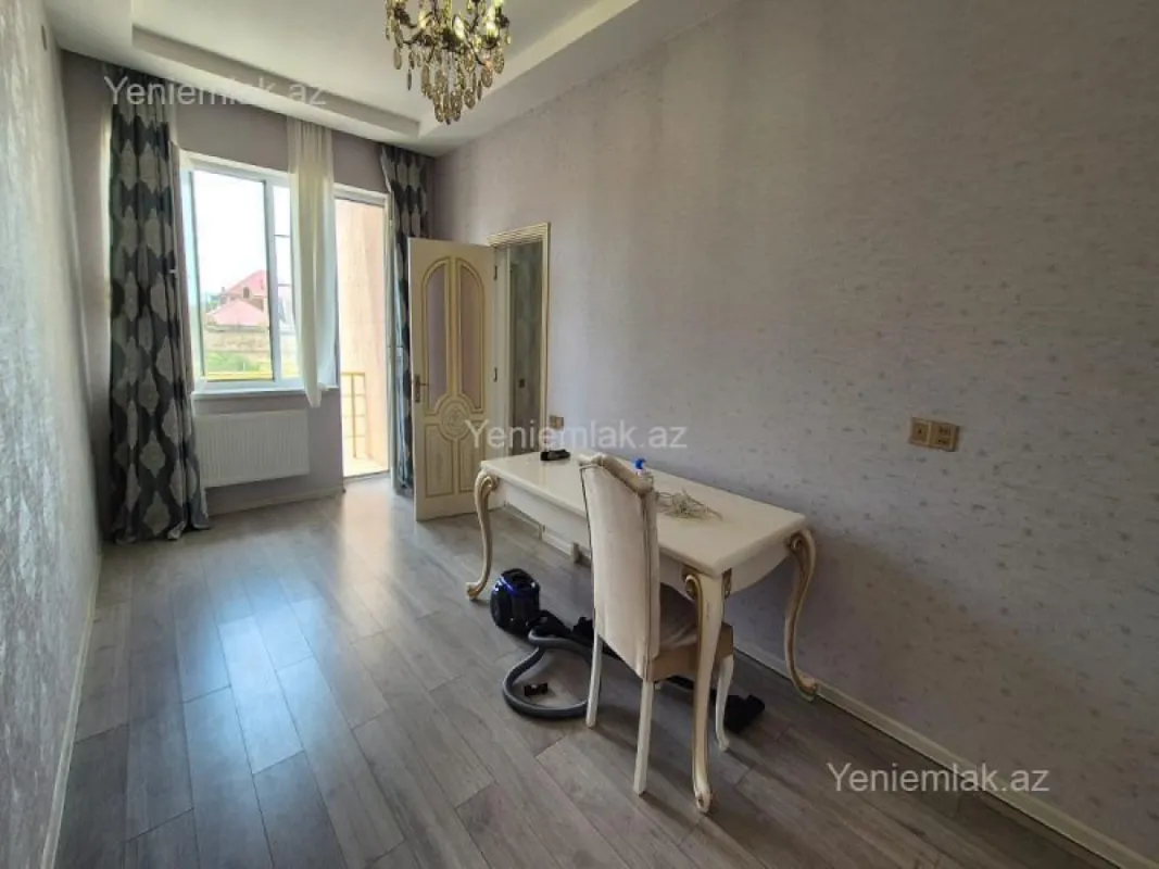 Satılır 4 otaqlı həyət evi 125 m²