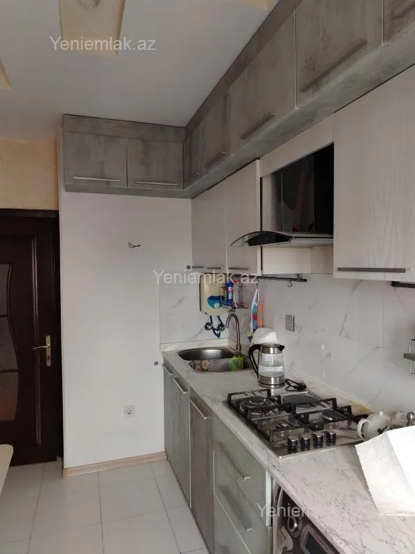 Satılır 4 otaqlı köhnə tikili 90 m²