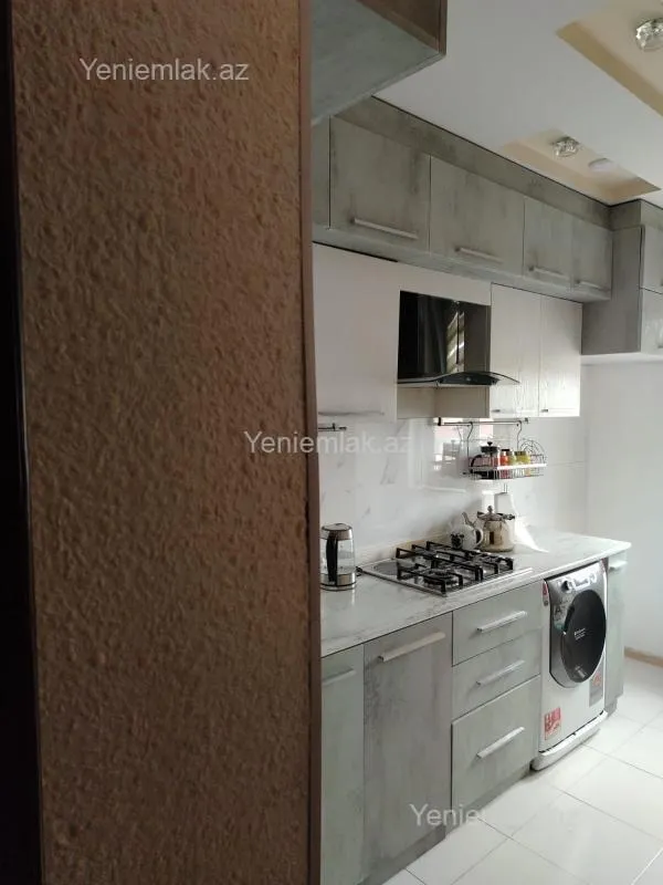 Satılır 4 otaqlı köhnə tikili 90 m²