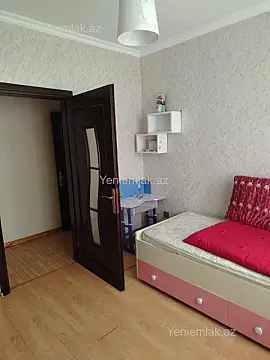 Satılır 4 otaqlı köhnə tikili 90 m²