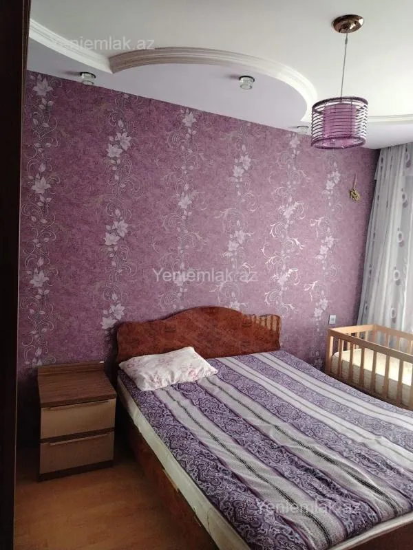 Satılır 4 otaqlı köhnə tikili 90 m²