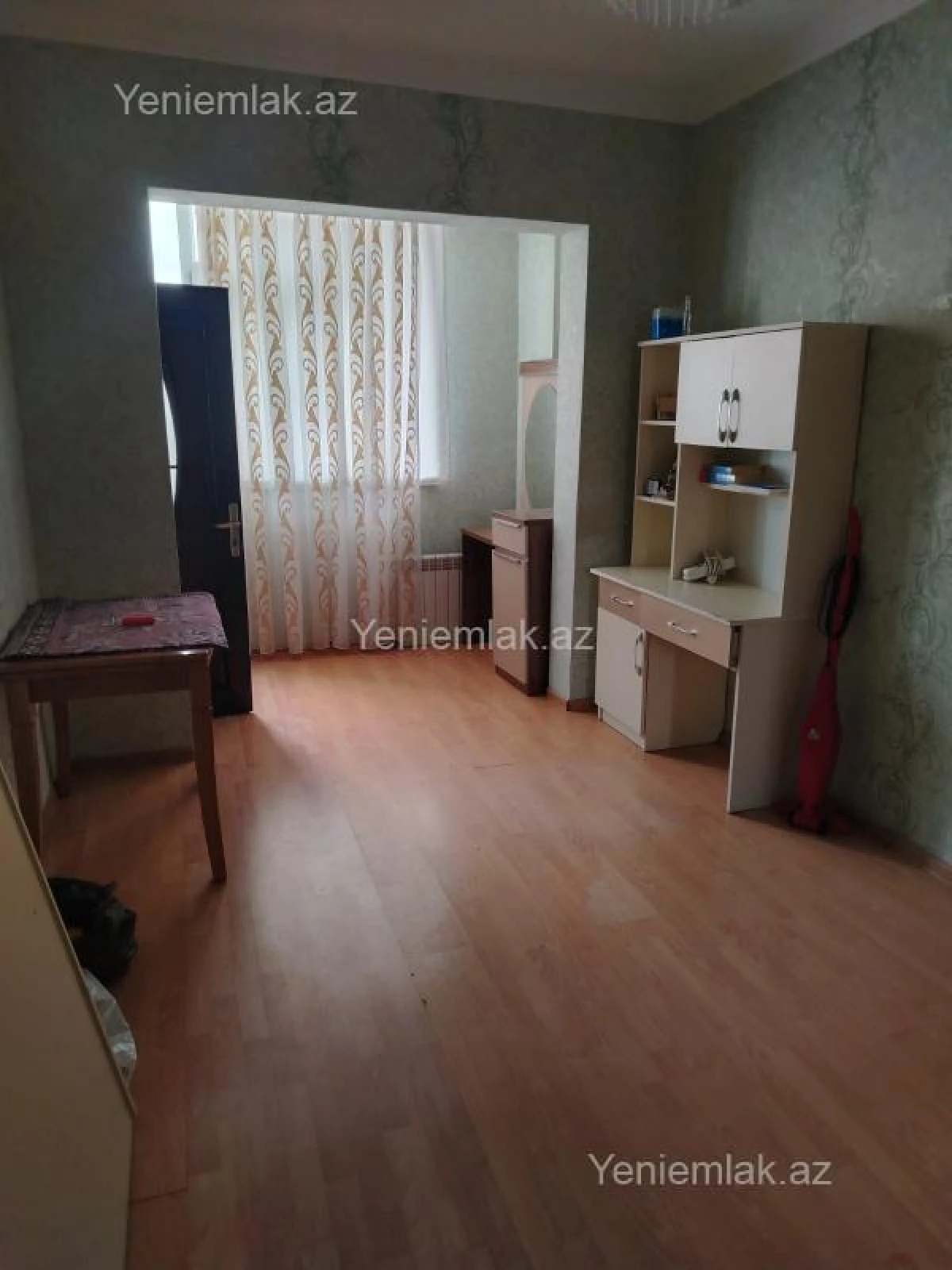 Satılır 4 otaqlı köhnə tikili 90 m²