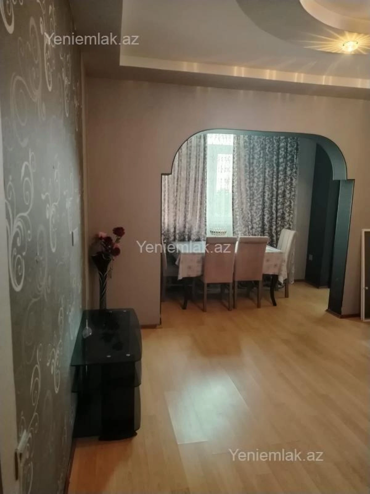Satılır 4 otaqlı köhnə tikili 90 m²