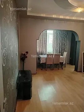 Satılır 4 otaqlı köhnə tikili 90 m²
