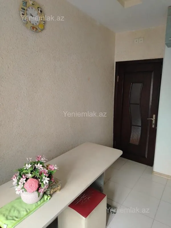 Satılır 4 otaqlı köhnə tikili 90 m²