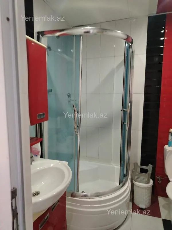 Satılır 4 otaqlı köhnə tikili 90 m²