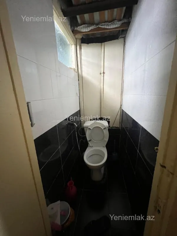 Satılır 4 otaqlı köhnə tikili 100 m²