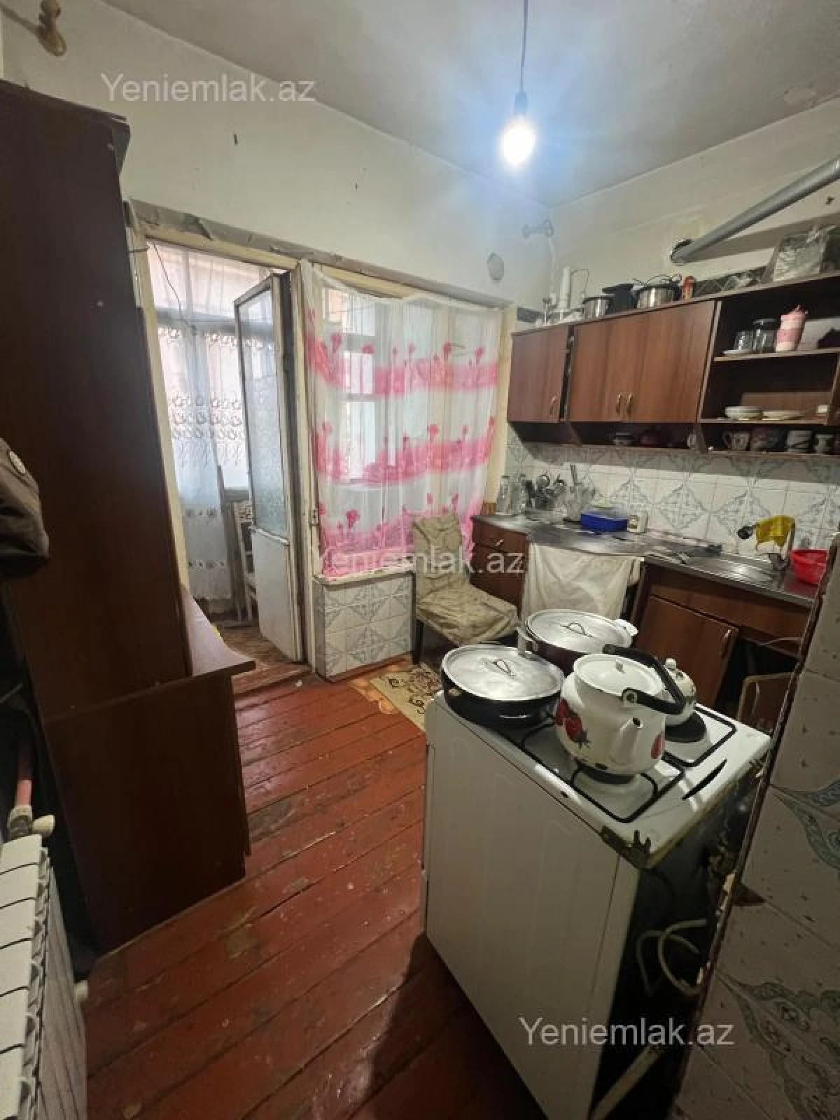 Satılır 4 otaqlı köhnə tikili 100 m²