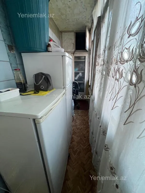 Satılır 4 otaqlı köhnə tikili 100 m²