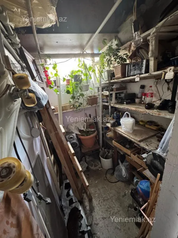 Satılır 4 otaqlı köhnə tikili 90 m²
