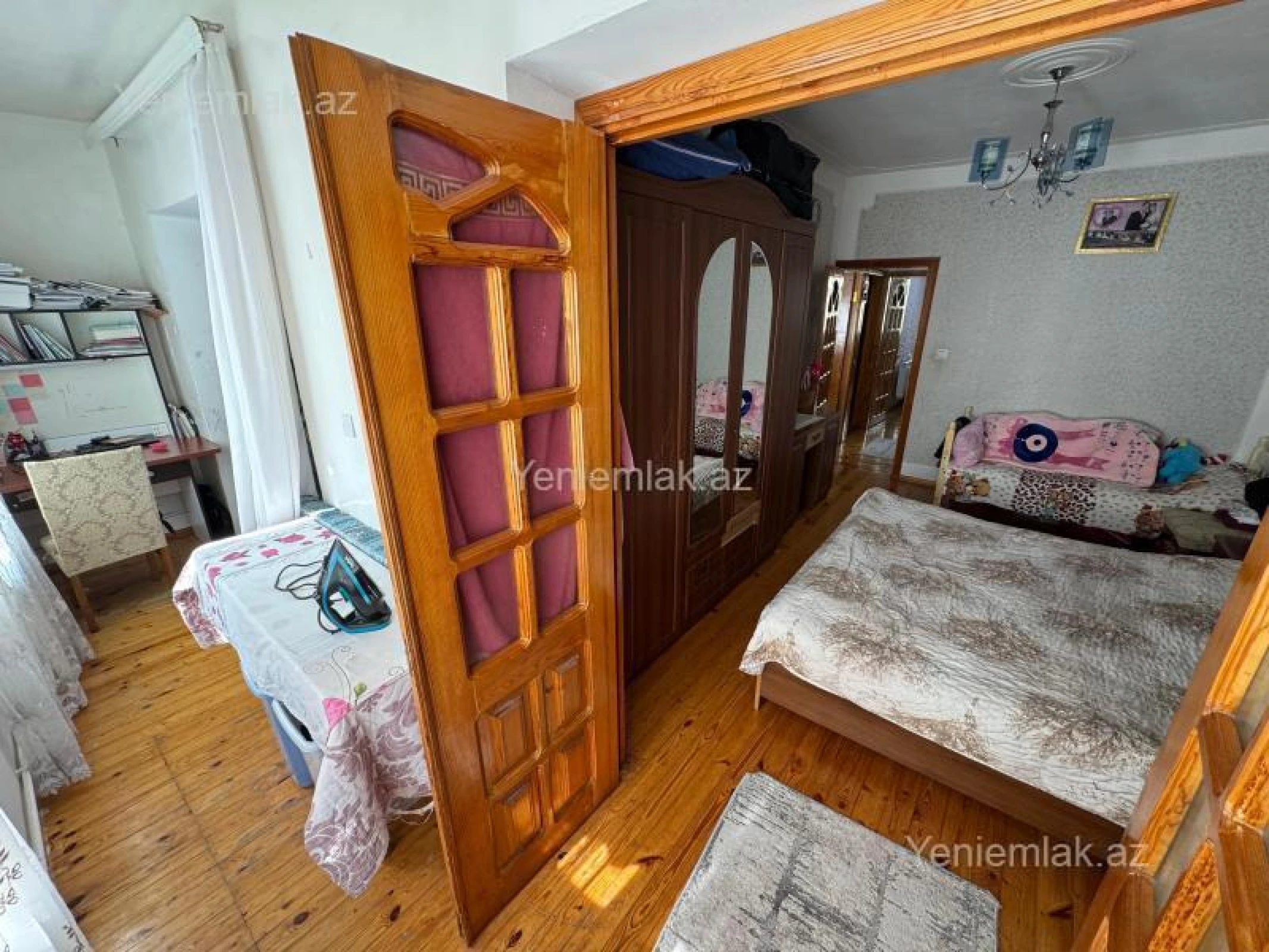 Satılır 4 otaqlı köhnə tikili 90 m²