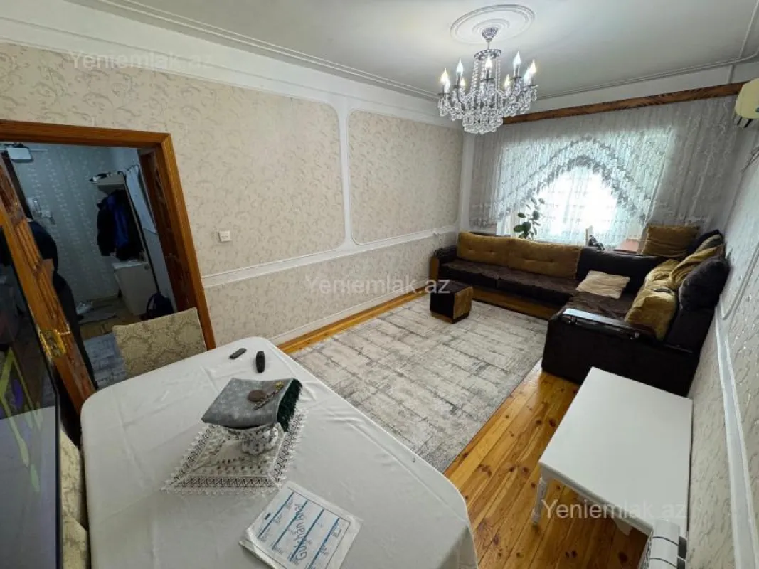 Satılır 4 otaqlı köhnə tikili 90 m²