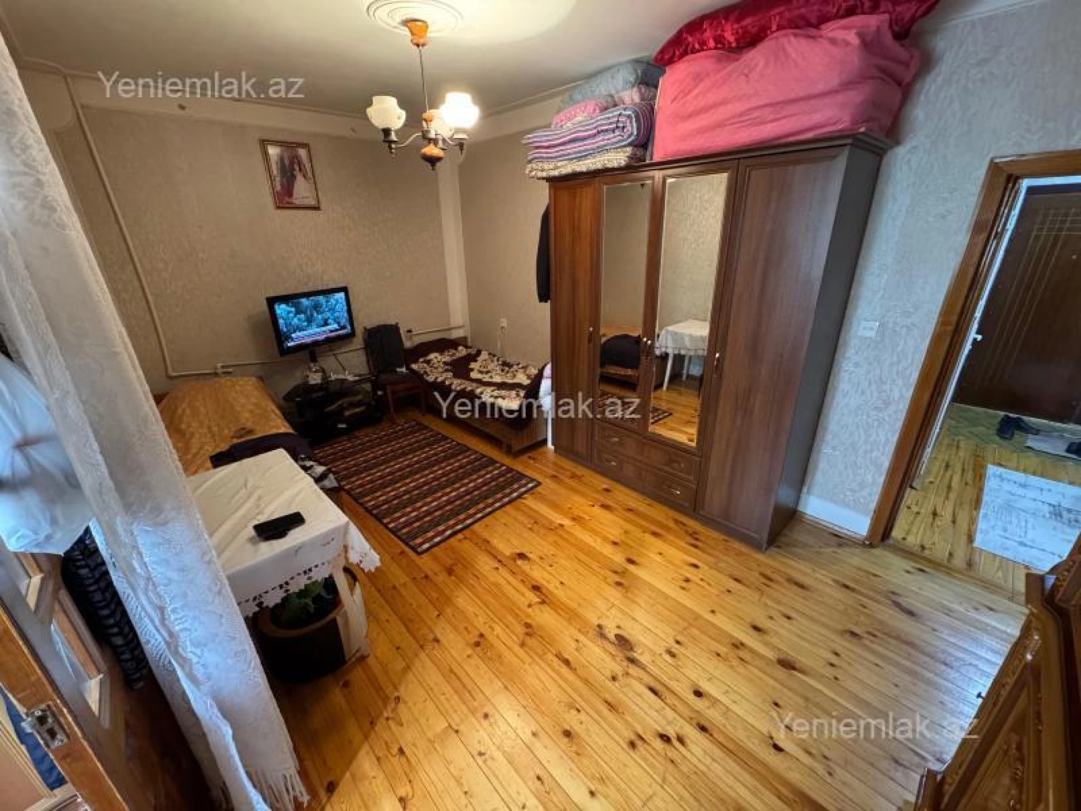 Satılır 4 otaqlı köhnə tikili 90 m²