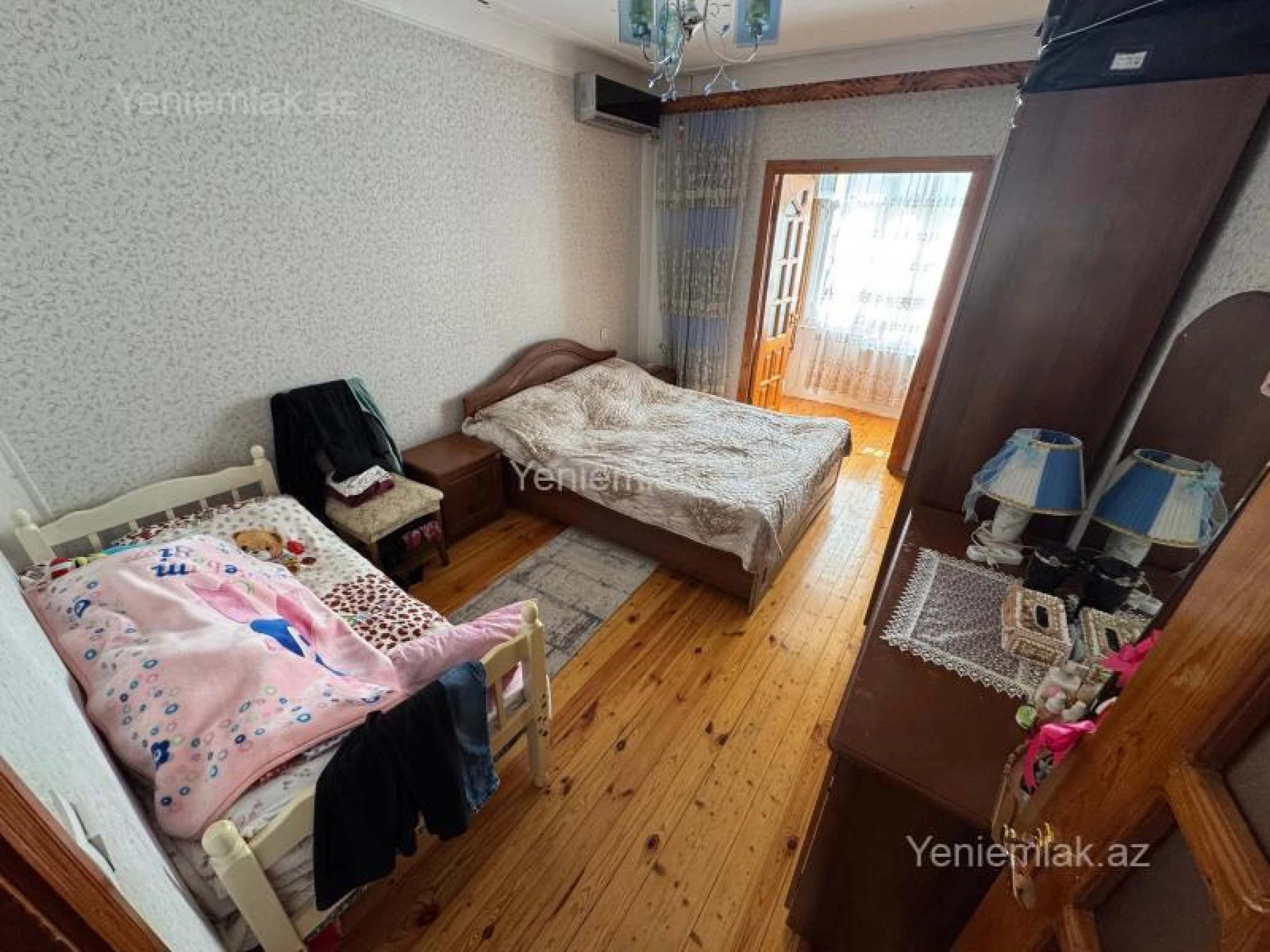 Satılır 4 otaqlı köhnə tikili 90 m²