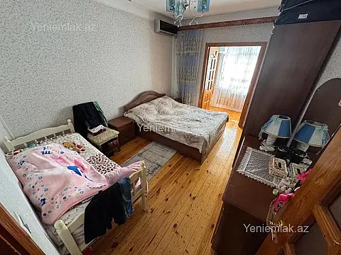 Satılır 4 otaqlı köhnə tikili 90 m²