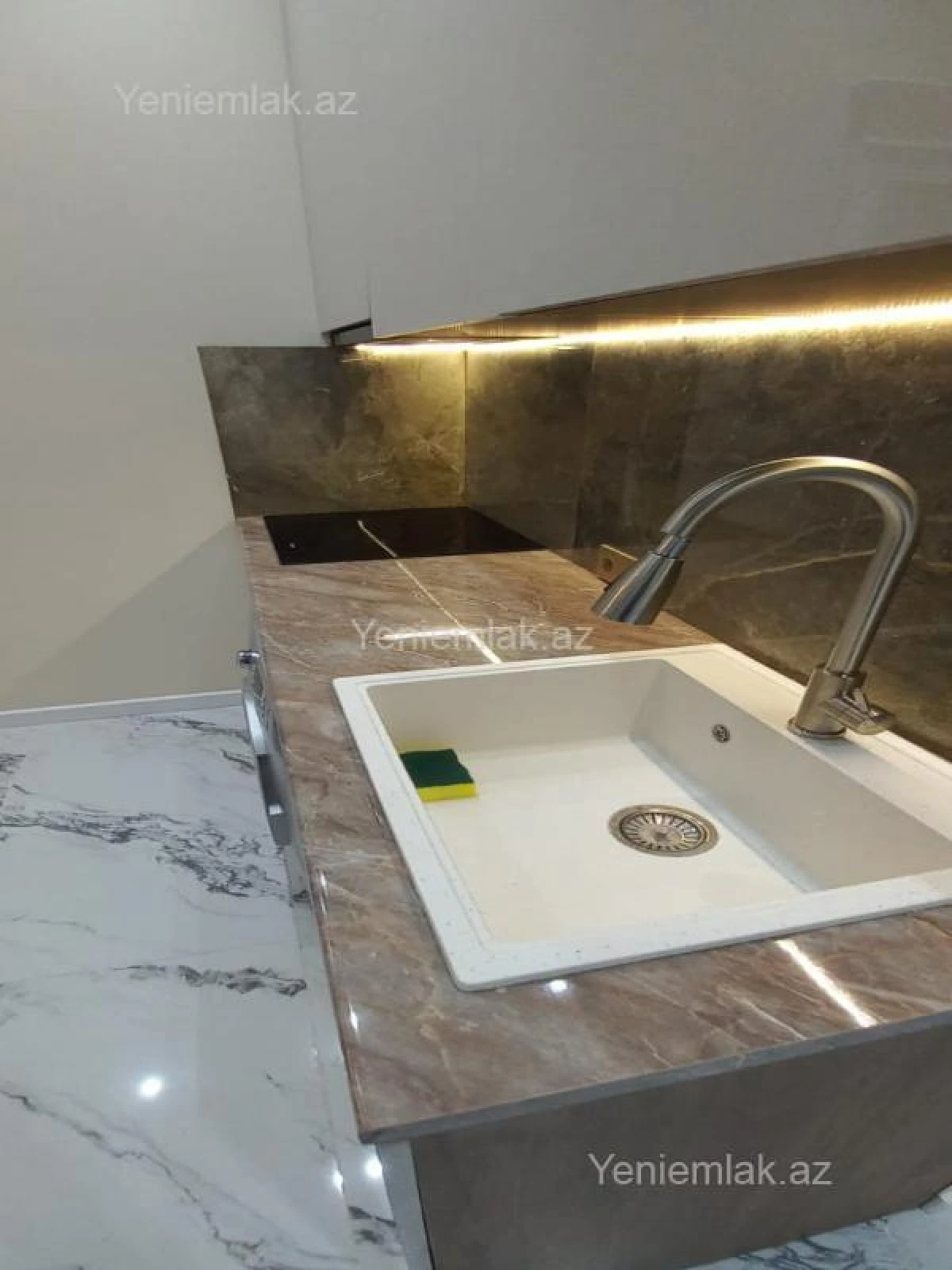 Satılır 2 otaqlı yeni tikili 68 m²