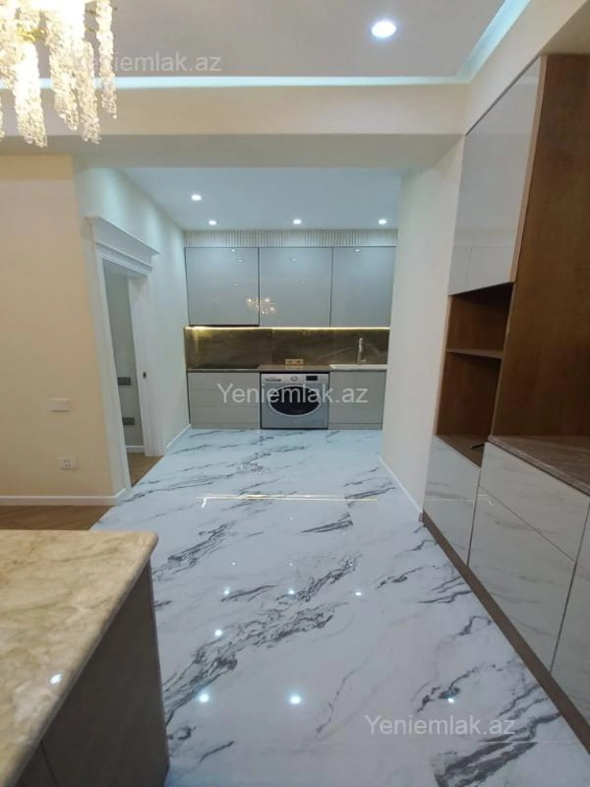 Satılır 2 otaqlı yeni tikili 68 m²