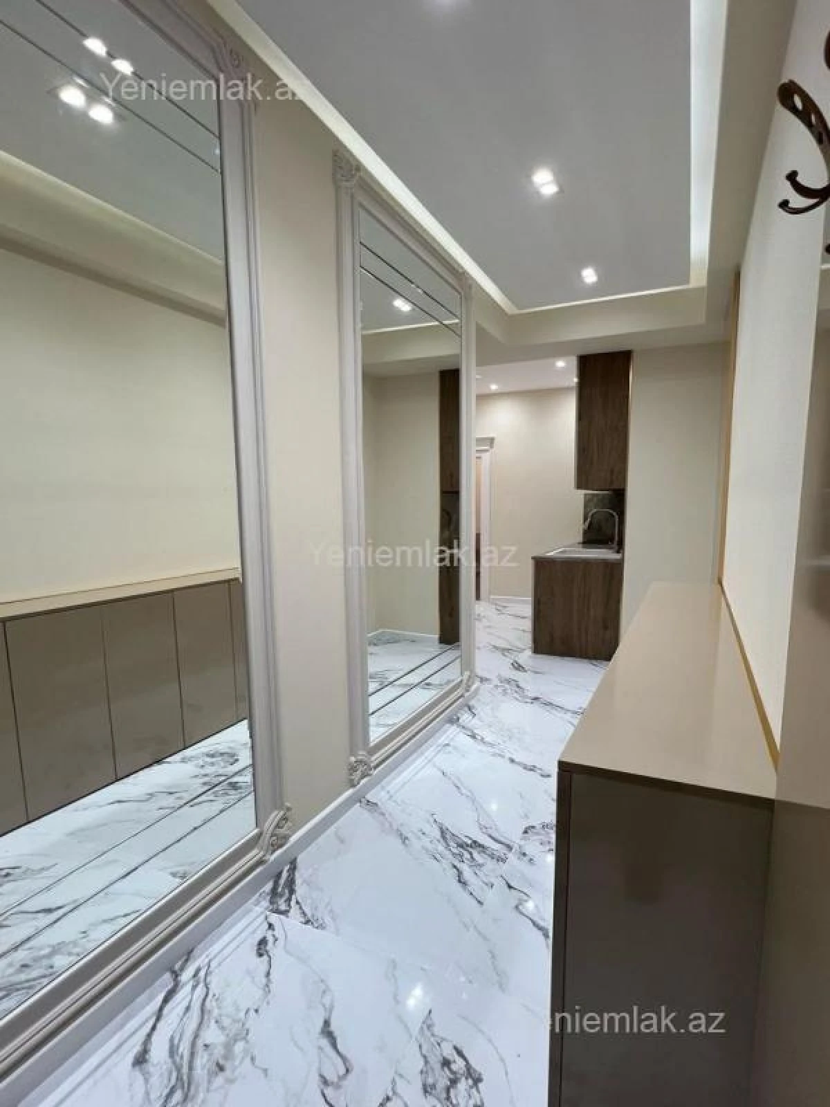 Satılır 2 otaqlı yeni tikili 68 m²