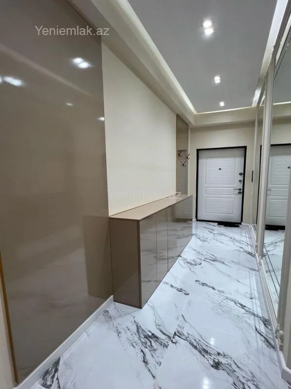 Satılır 2 otaqlı yeni tikili 68 m²