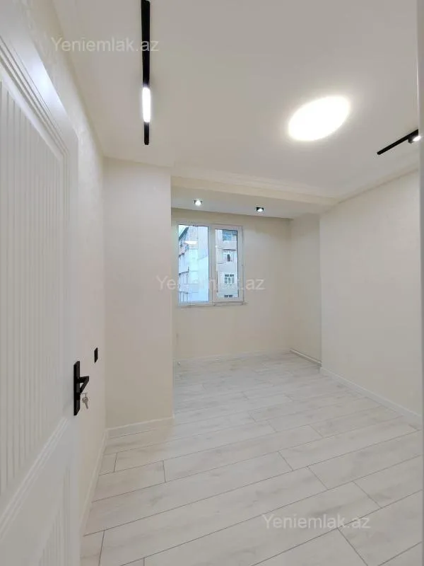 Satılır 2 otaqlı köhnə tikili 45 m²